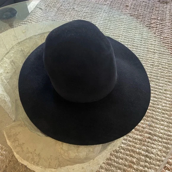 Clyde Black Hat